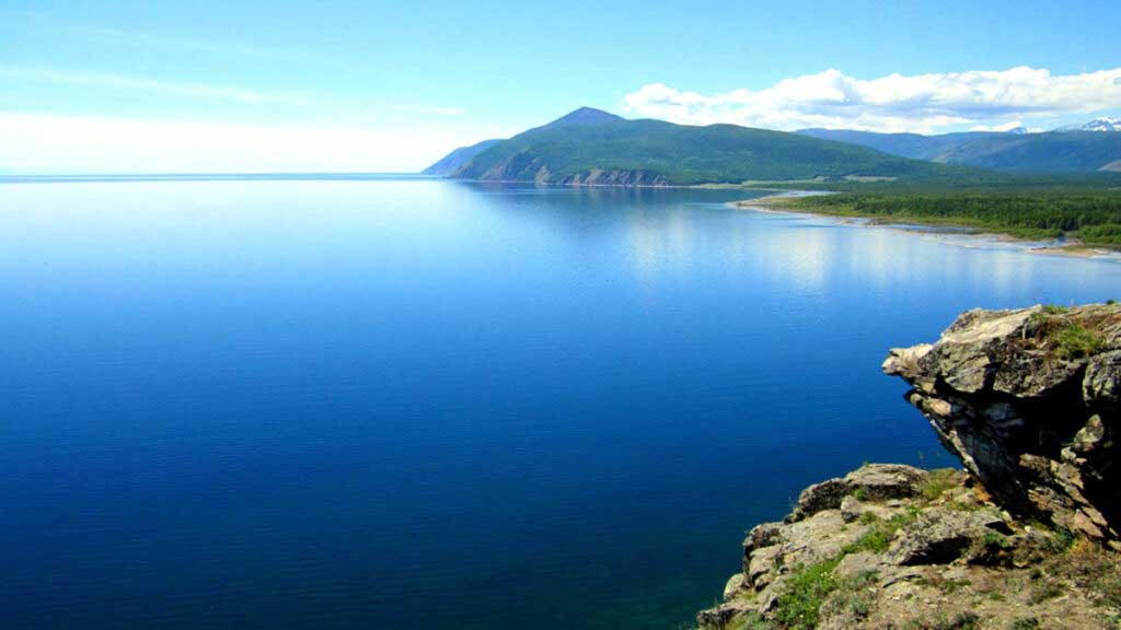 Байкал считается самым глубоким озером в мире.