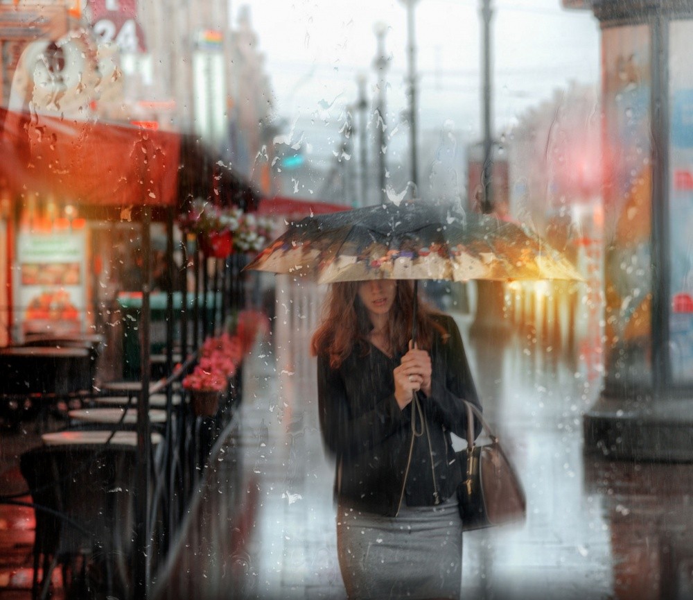 Потрясающие и красивые фото дождя в Петербурге.