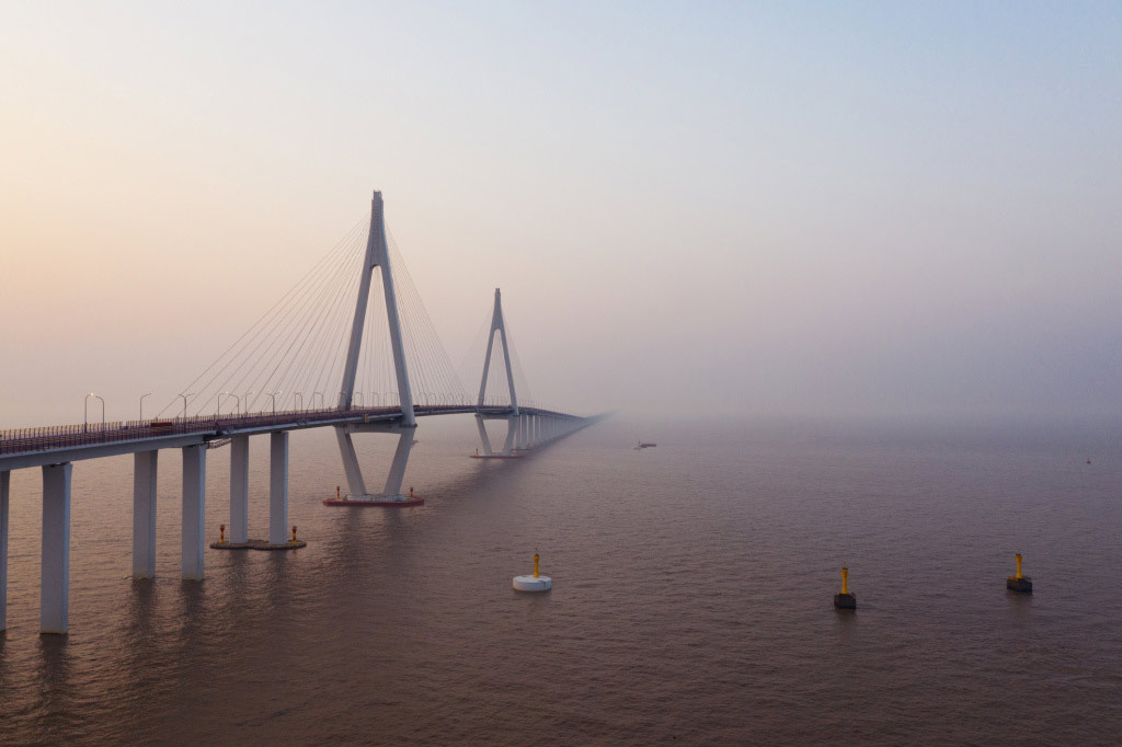Мост через залив Ханчжоувань, Китай