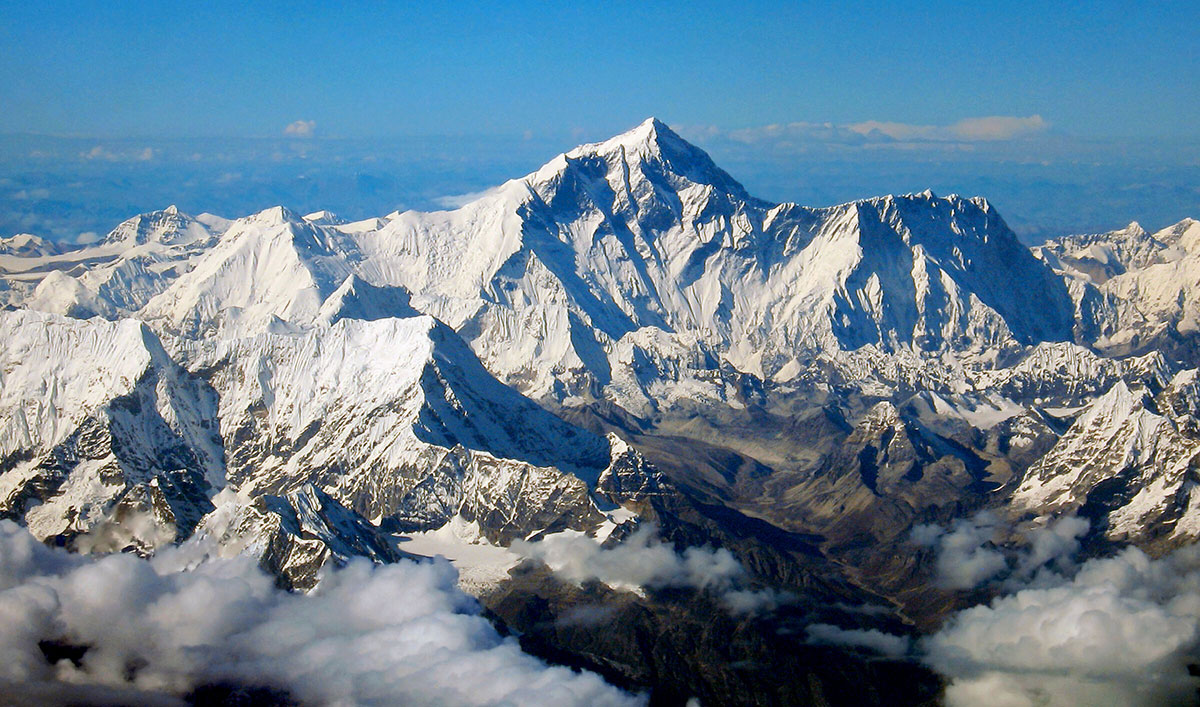 Кто живет на горе Эверест на высоте 9 километров