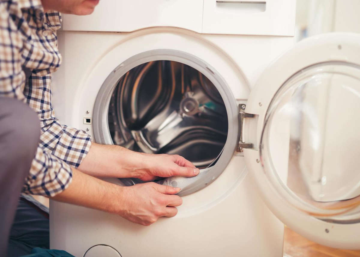 Неприятный запах из стиральной машины, как избавиться?
