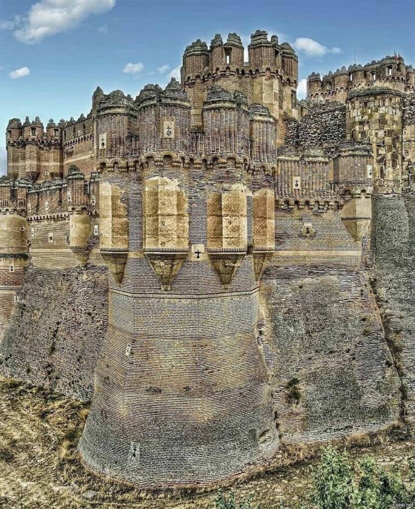 Замок Кока 15 века в Центральной Испании