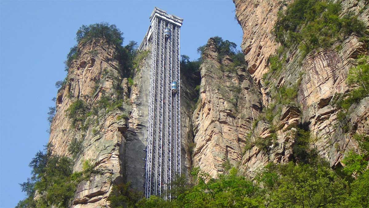 Вертикальный предел: 7 панорамных лифтов, способных вскружить голову