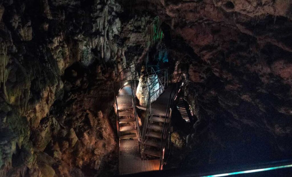 Большая Азишская пещера в Адыгее
