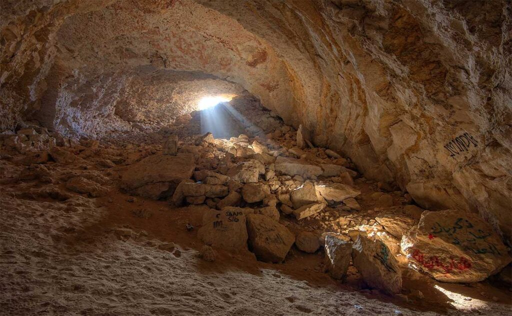 Пещера Даль Аль-Мисфир