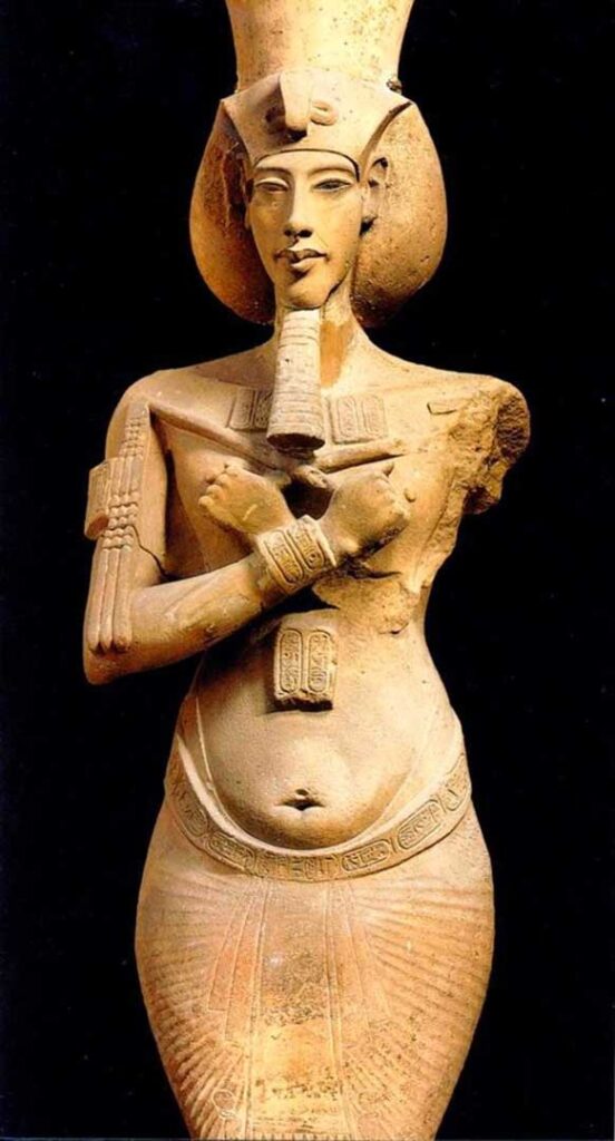 Статуя Эхнатона, XIV в. до н.э. Каир, Египетский музей