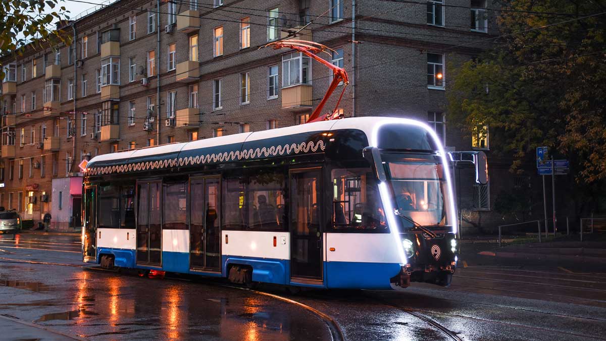 В Таганрог прибыли новые российские трамваи 71-628M