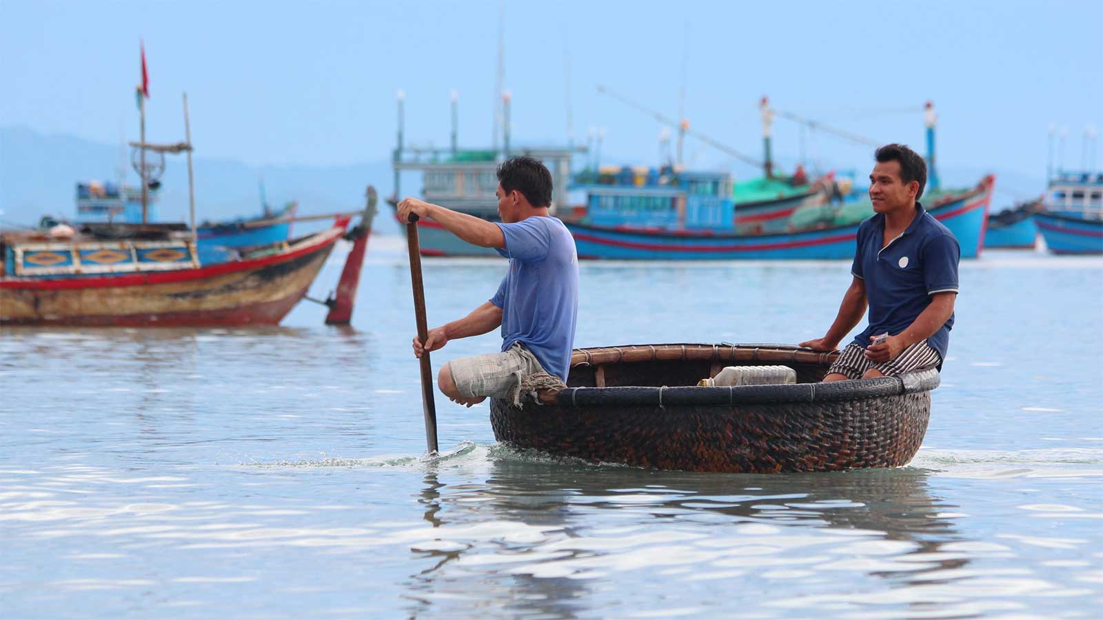 Почему вьетнамцы стали делать необычные круглые лодки