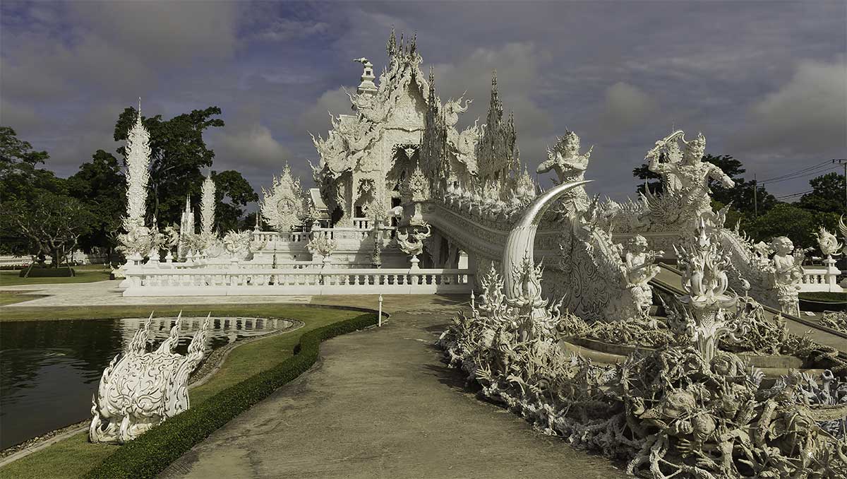 Белый храм Ват Ронг Кхун - шедевр мировой архитектуры