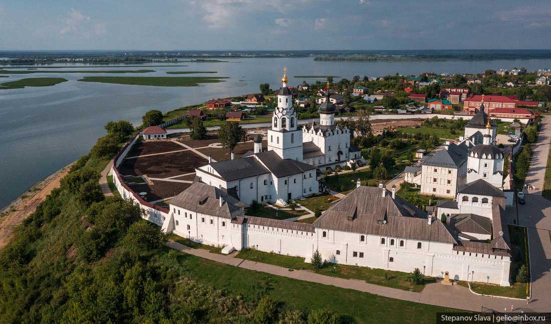 Свияжский Успенский монастырь в Татарстане