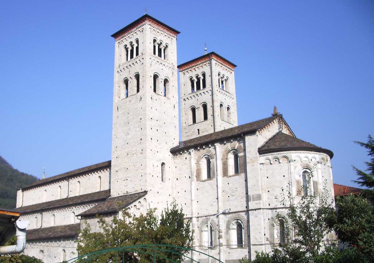 Базилика Сант-Аббондио в Италии