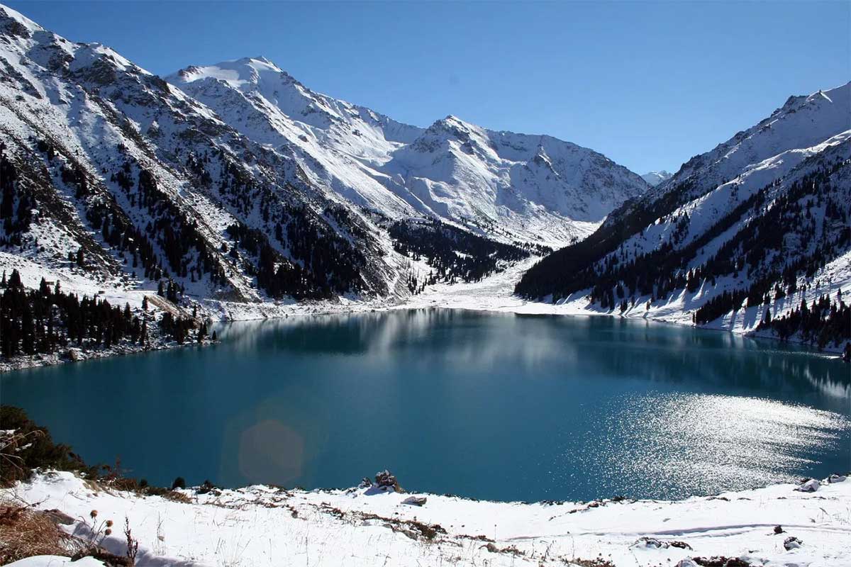 Большое Алматинское озеро, Казахстан.