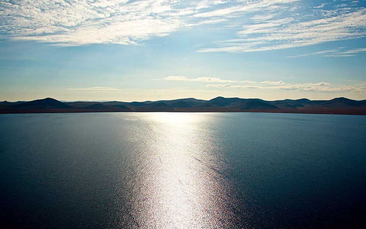 Поверхность озера Эльгыгытгын идеально гладкая, Чукотка