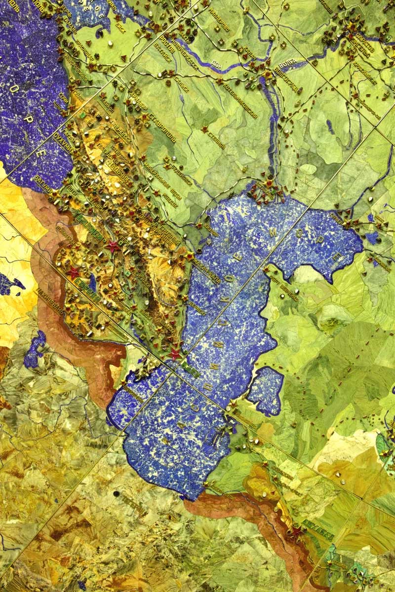 Каспийское море: фрагмент мозаичной карты из минералов СССР