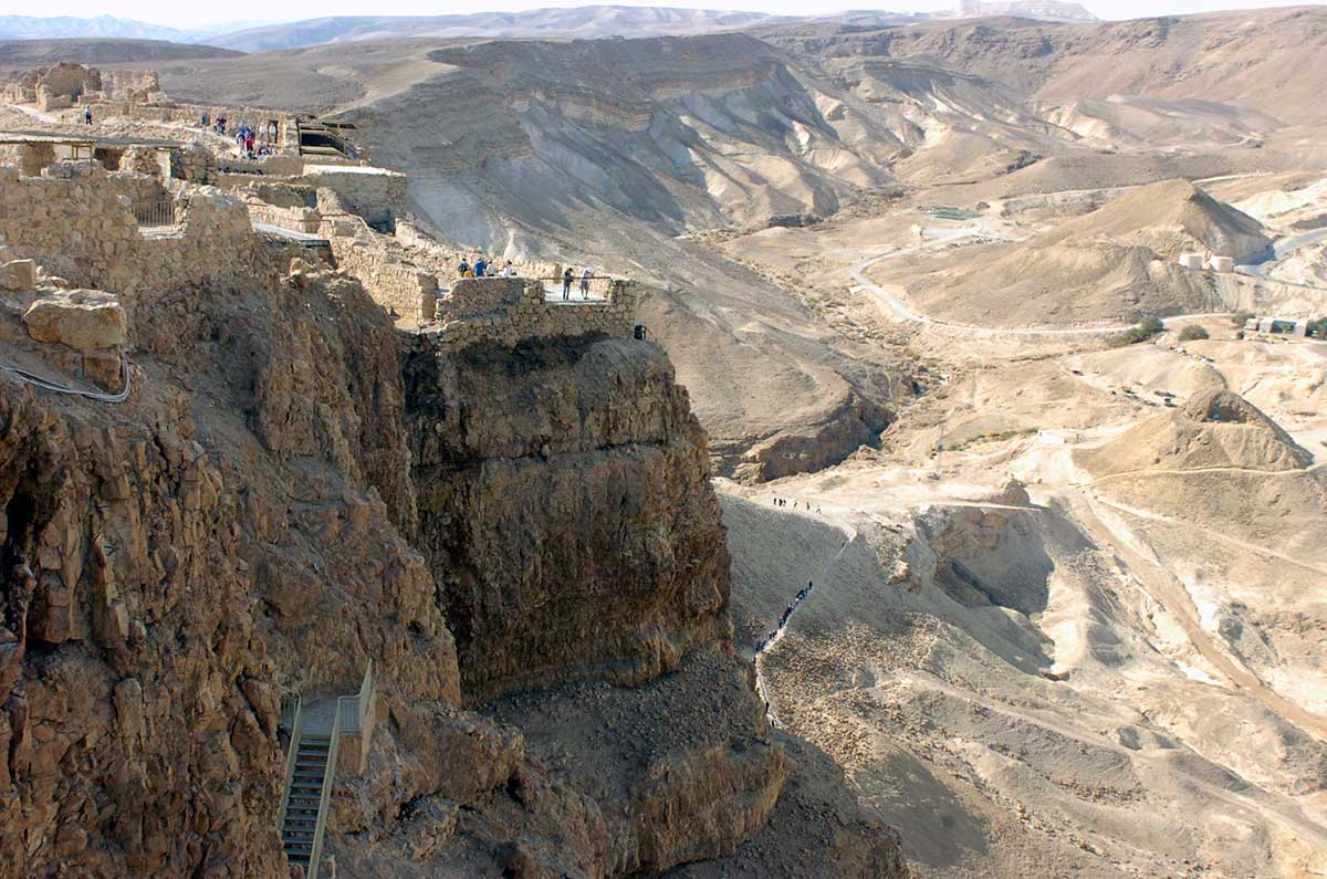 Масада - крепость на горе высотой 450 метров вблизи Мертвого моря, Израиль