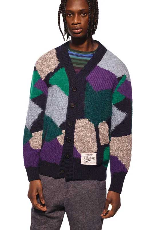 Мужские трикотажные свитера, толстовки и футболки в яркой палитре - модные тенденции 2023