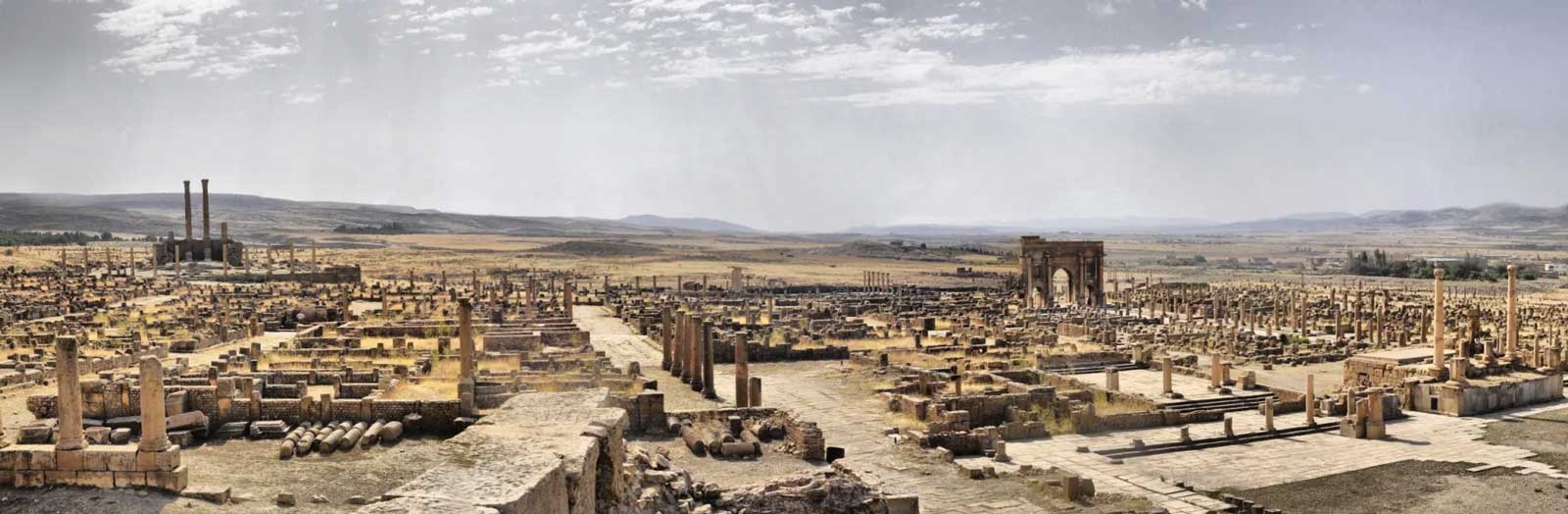 Общая панорама древнего города Тимгад