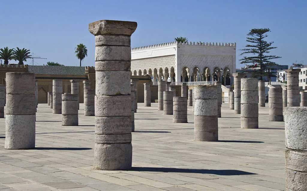 Рабат или Ар-Рибат («укрепленный монастырь») - столица Марокко, культурный, политический и индустриальный центр королевства