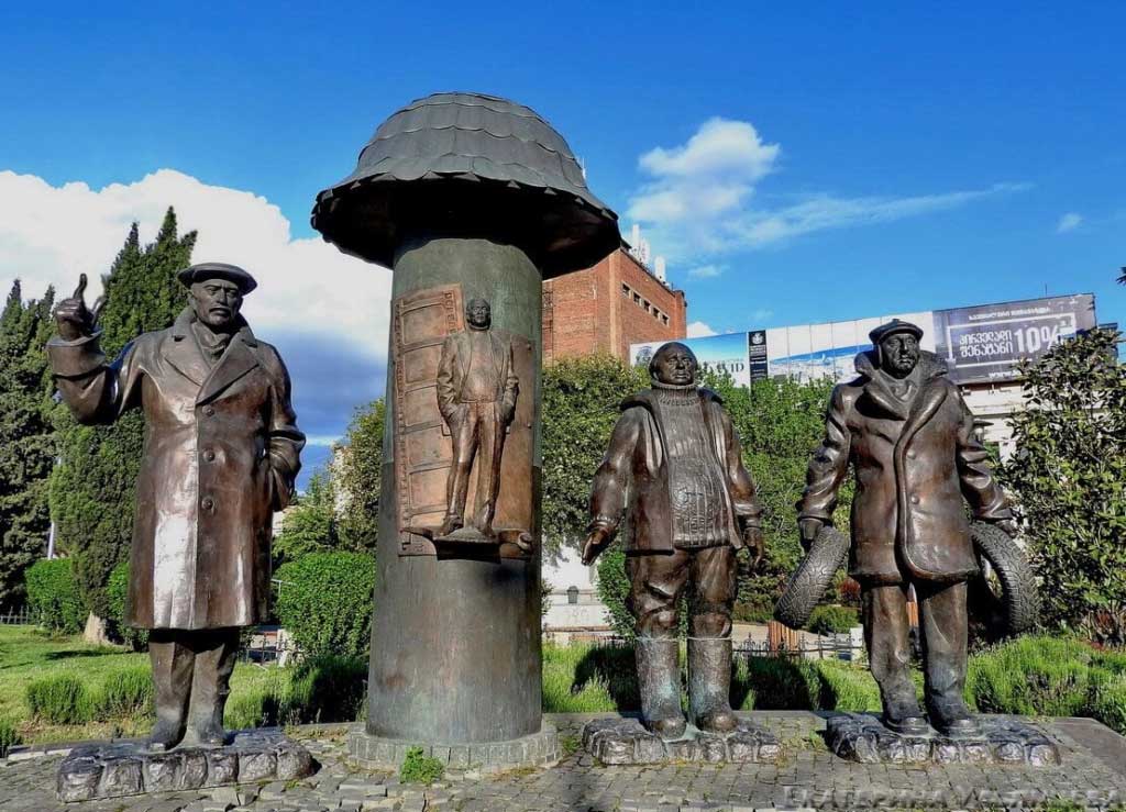 Памятник героям фильма «Мимино», Тбилиси