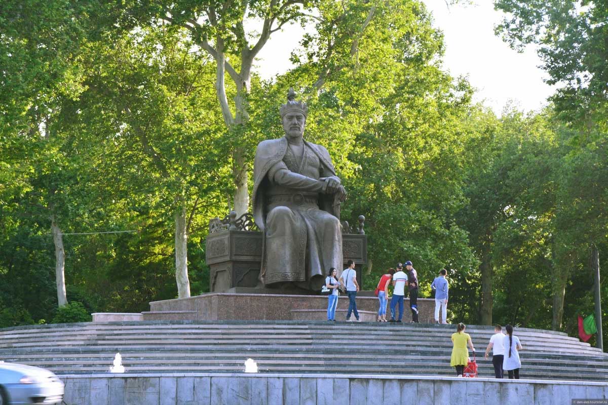 Памятник Тамерлану, Самарканд