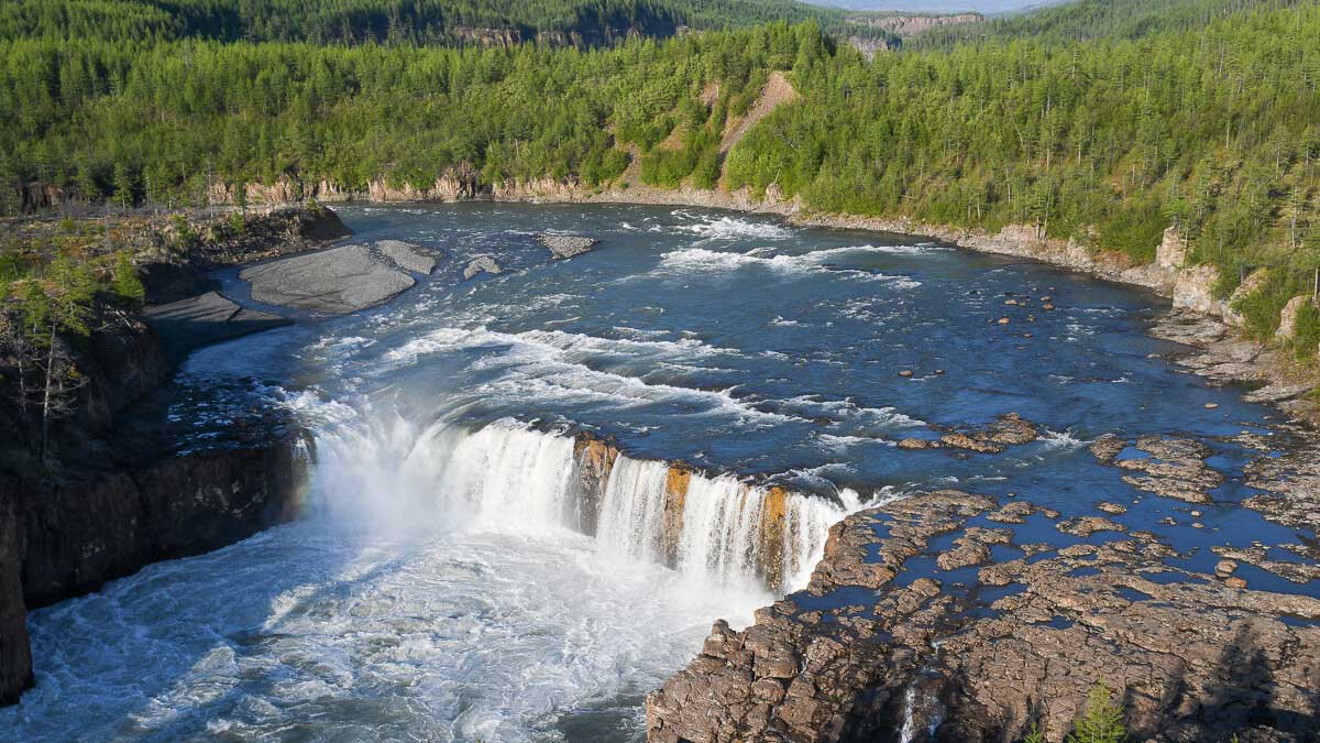 Топ-5 высочайших водопадов России: 3 из них находятся в Сибири
