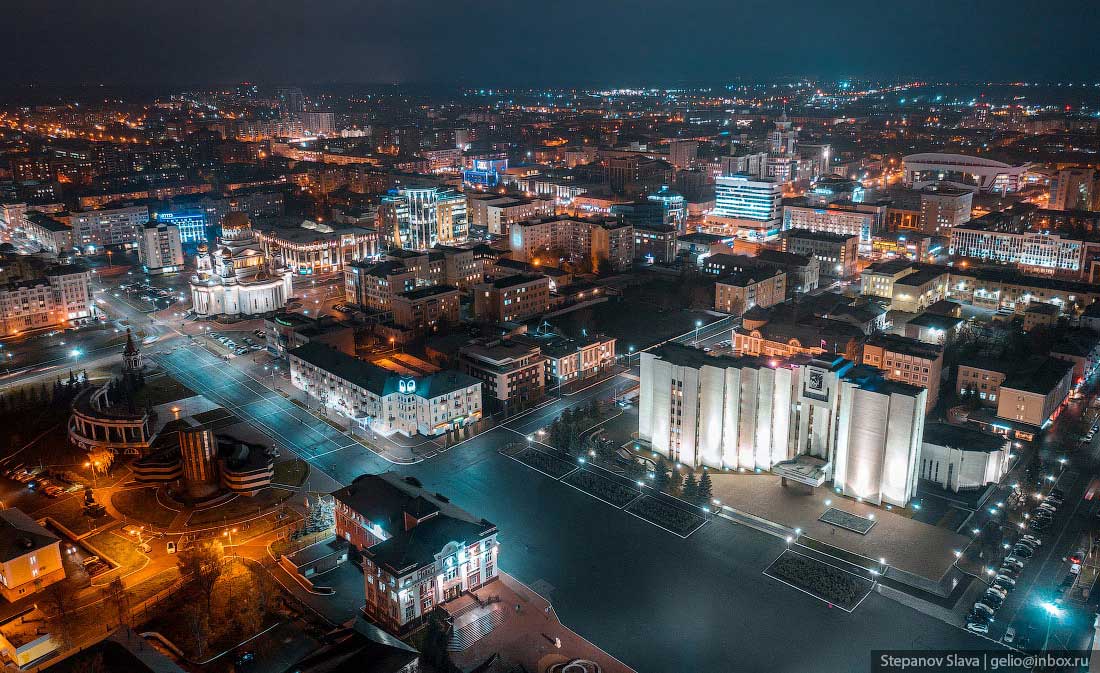 Советская площадь - главная площадь в городе Саранск, Республика Мордовия