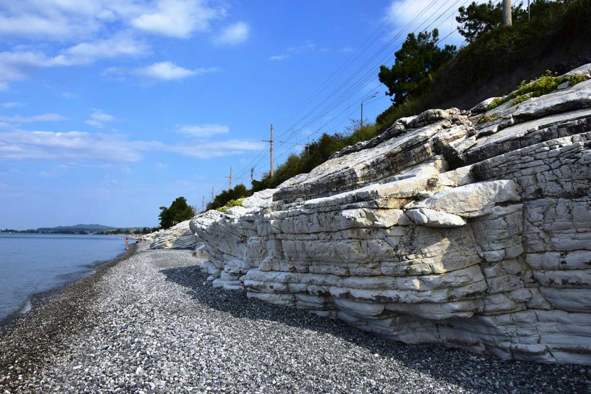 Пляж «Белые скалы» (пос. Цандрипш), Абхазия