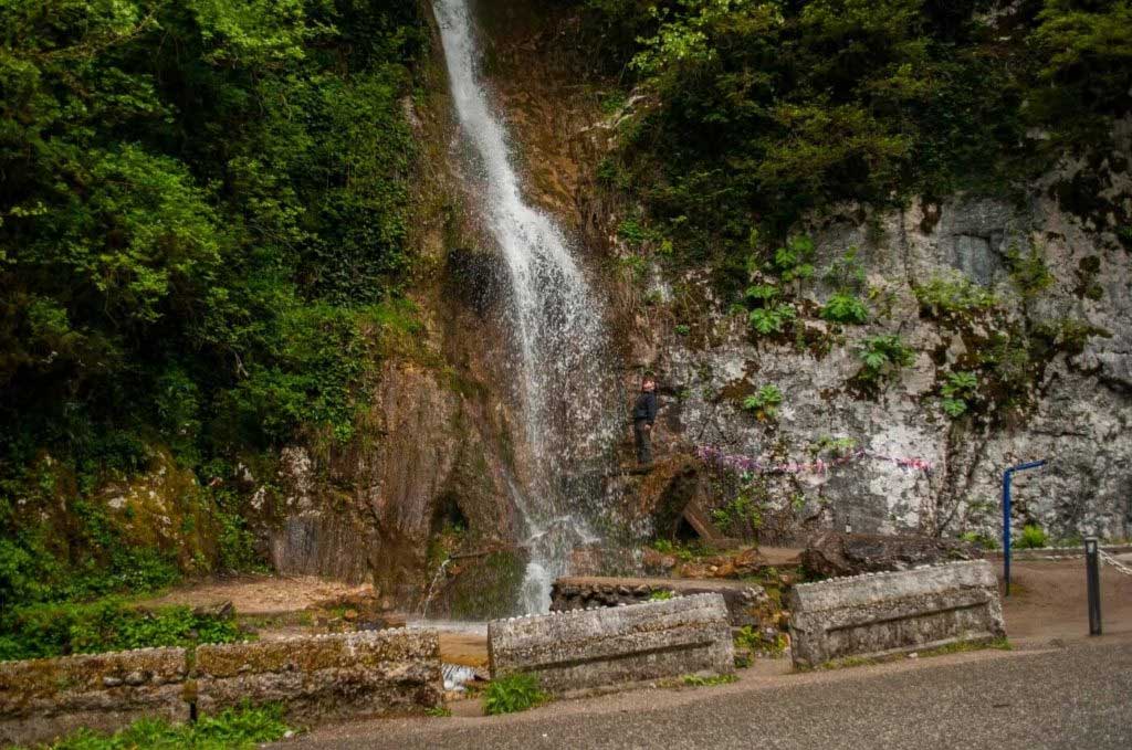 Водопад «Мужские слезы» в Абхазии
