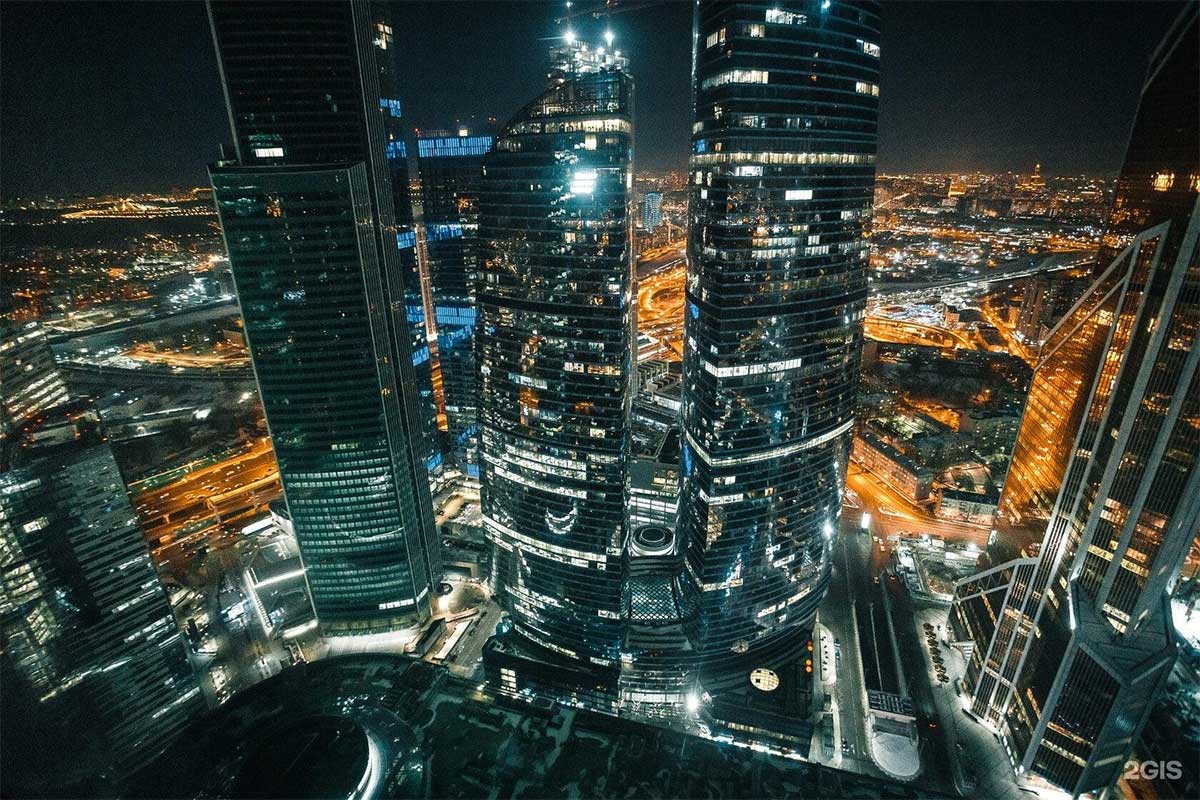 High Bar на 56 этаже Москва Сити - вид на ночную Москву